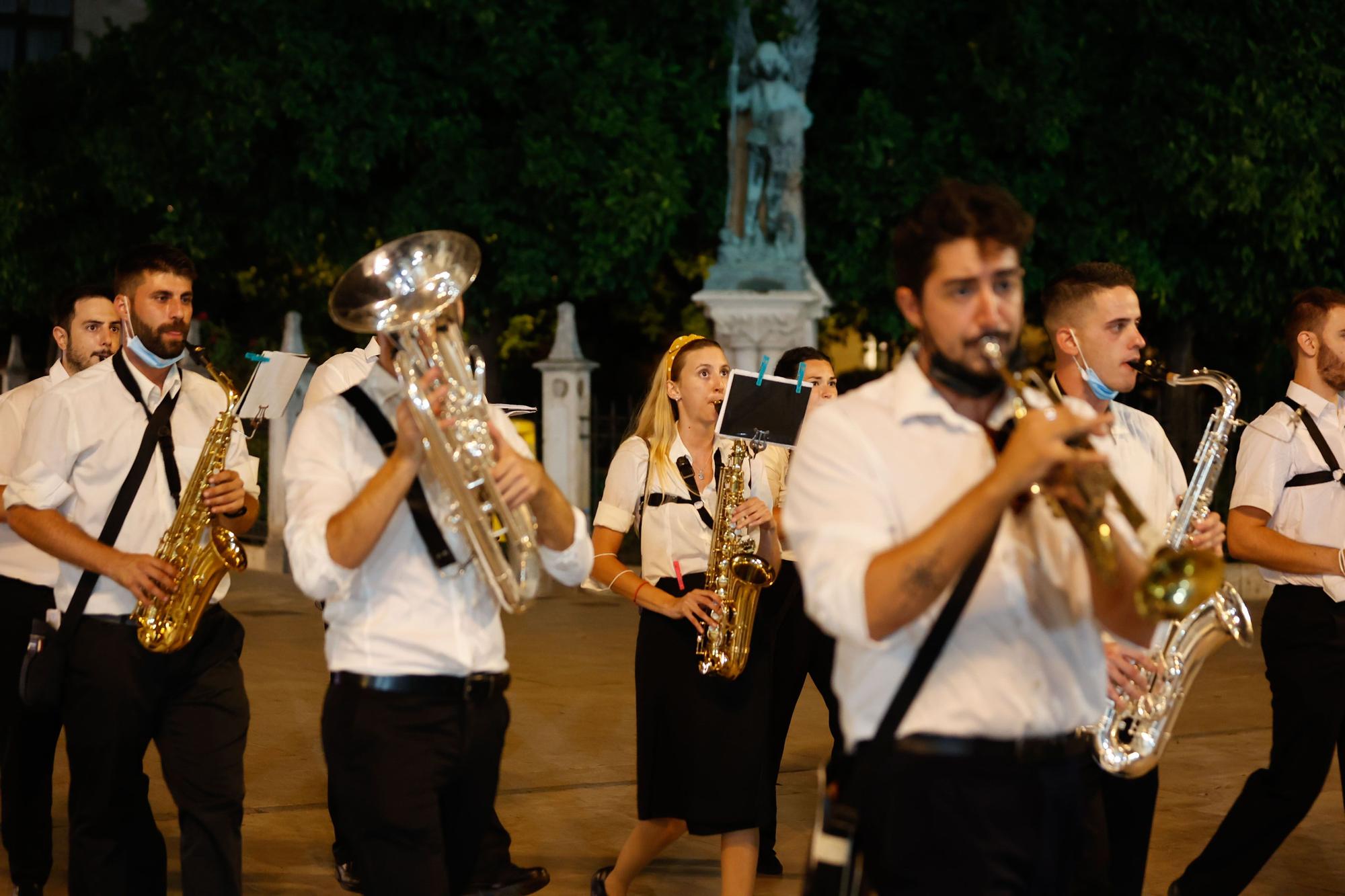 Búscate en el segundo día de Ofrenda por la calle de Caballeros (entre las 22.00 y las 23.00 horas)