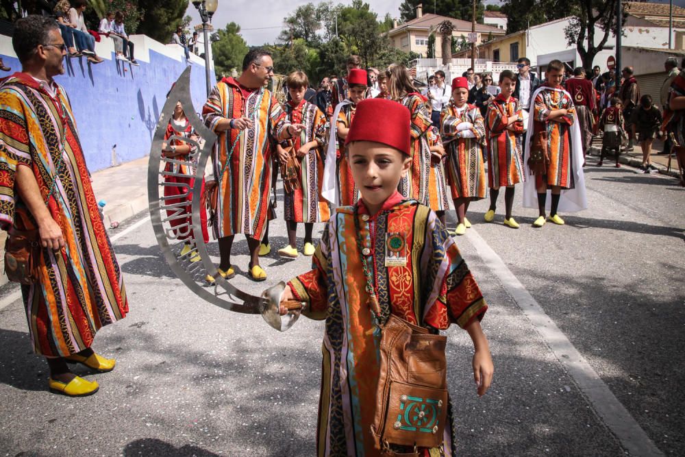 Los niños se convierten en los protagonistas del segundo día de las Fiestas de Moros y Cristianos con el Desfile Infantil.