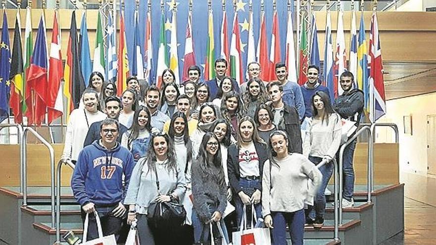 estudiantes VISITAN EL PARLAMENTO EUROPEO