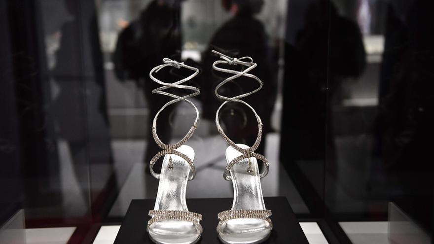 Presentada en A Coruña la exposición &#039;Walk this way&#039;, la colección privada de calzado histórico de Stuart Weitzman