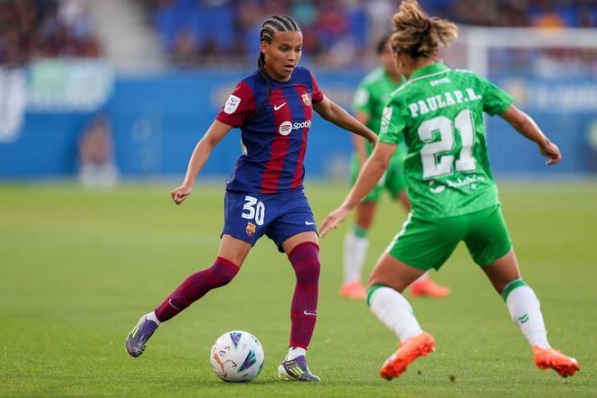 Liga F: FC Barcelona - Betis, el partido de despedida de Sandra Paños, Mariona Caldentey y Jonatan Giráldez, en imágenes