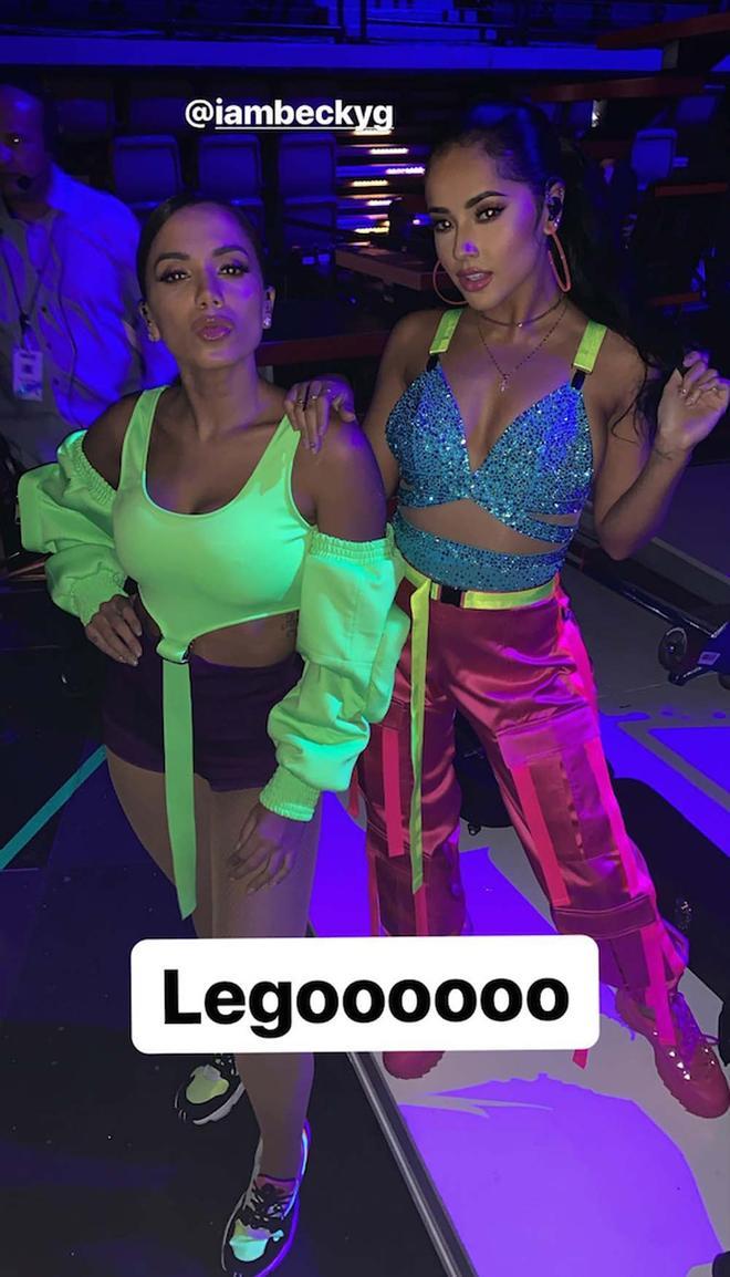 Becky G y Anitta en la gala de los Billboards latinos
