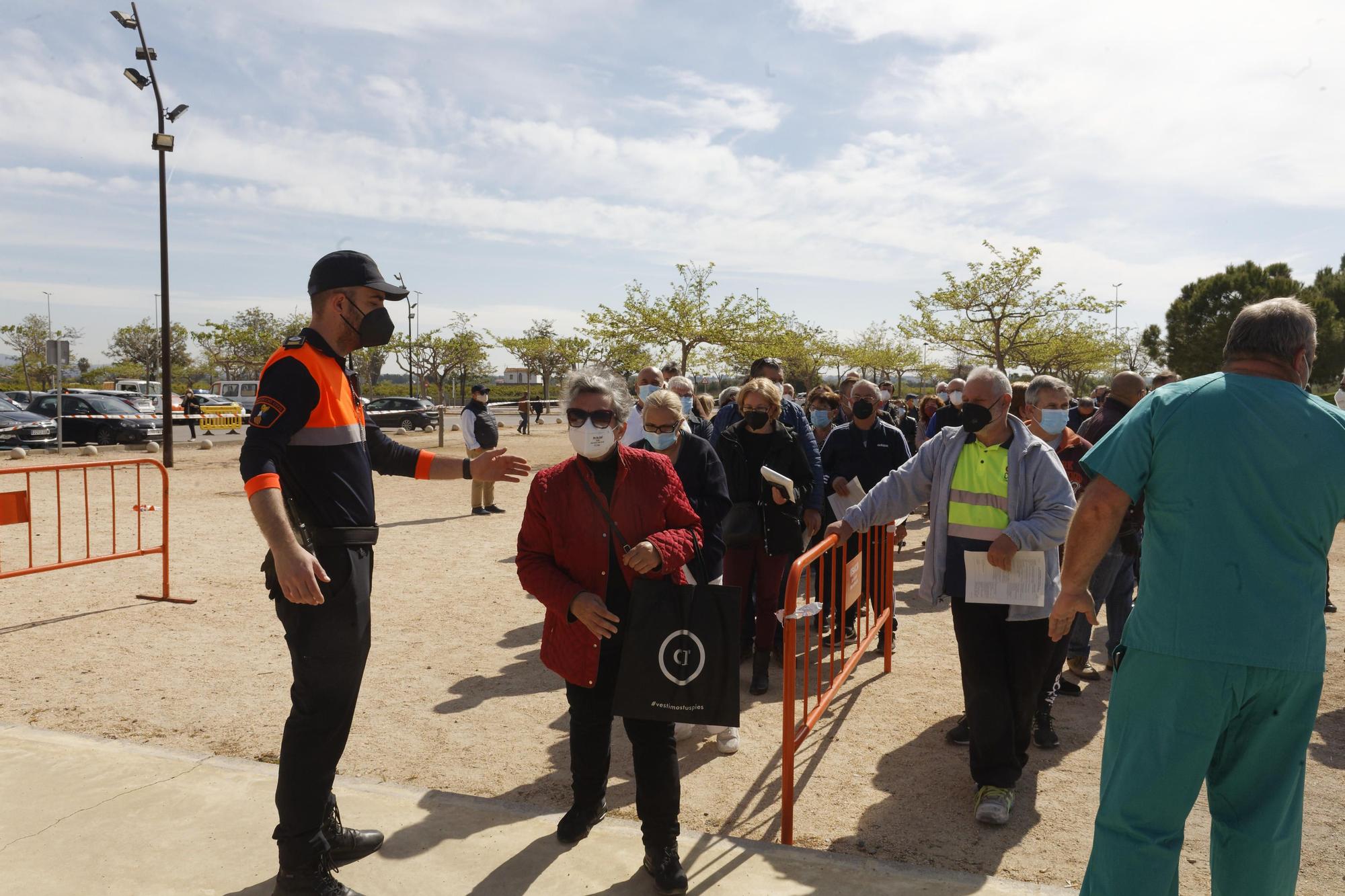 La vacunación masiva empezó el lunes en Castelló