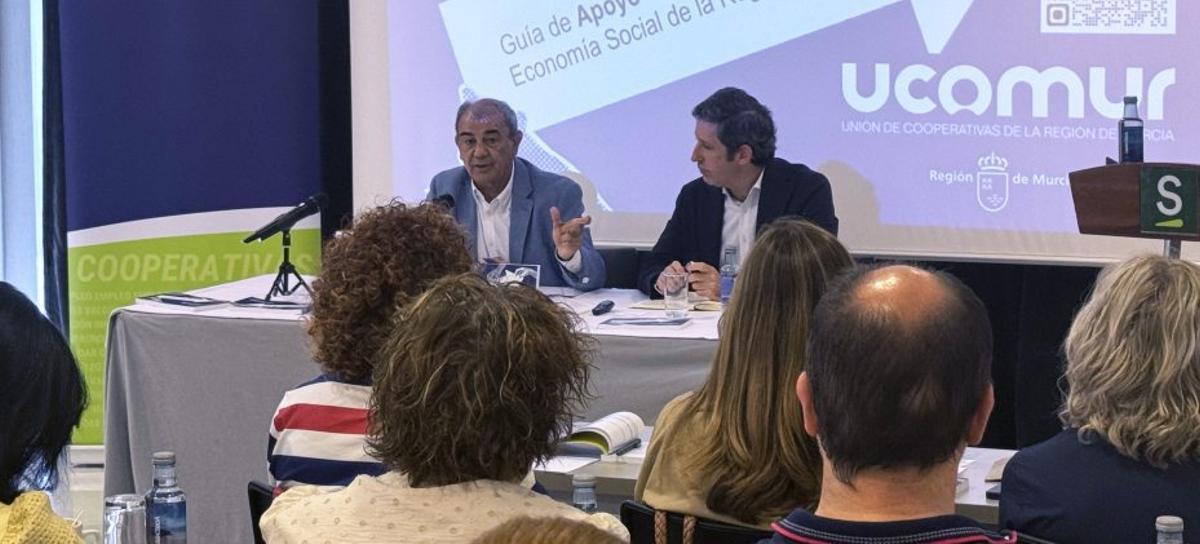 Pedreño y Pasqual del Riquelme, durante la presentación de este documento.