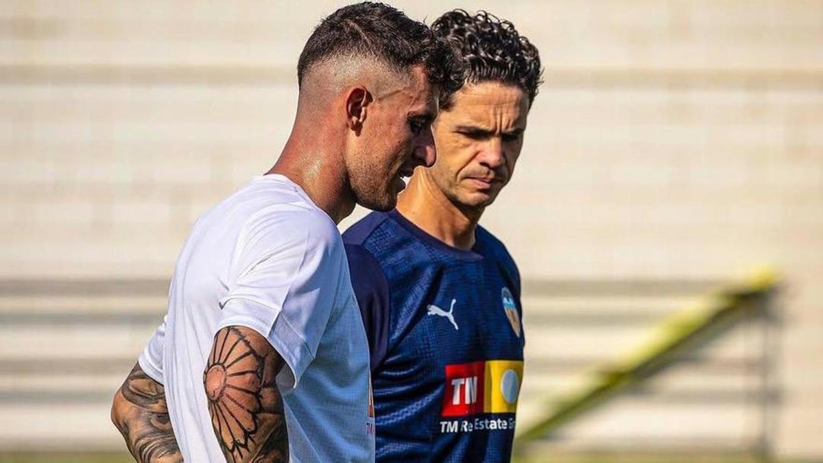 Raba, junto a Alcácer, miembro del cuerpo técnico de Corberán