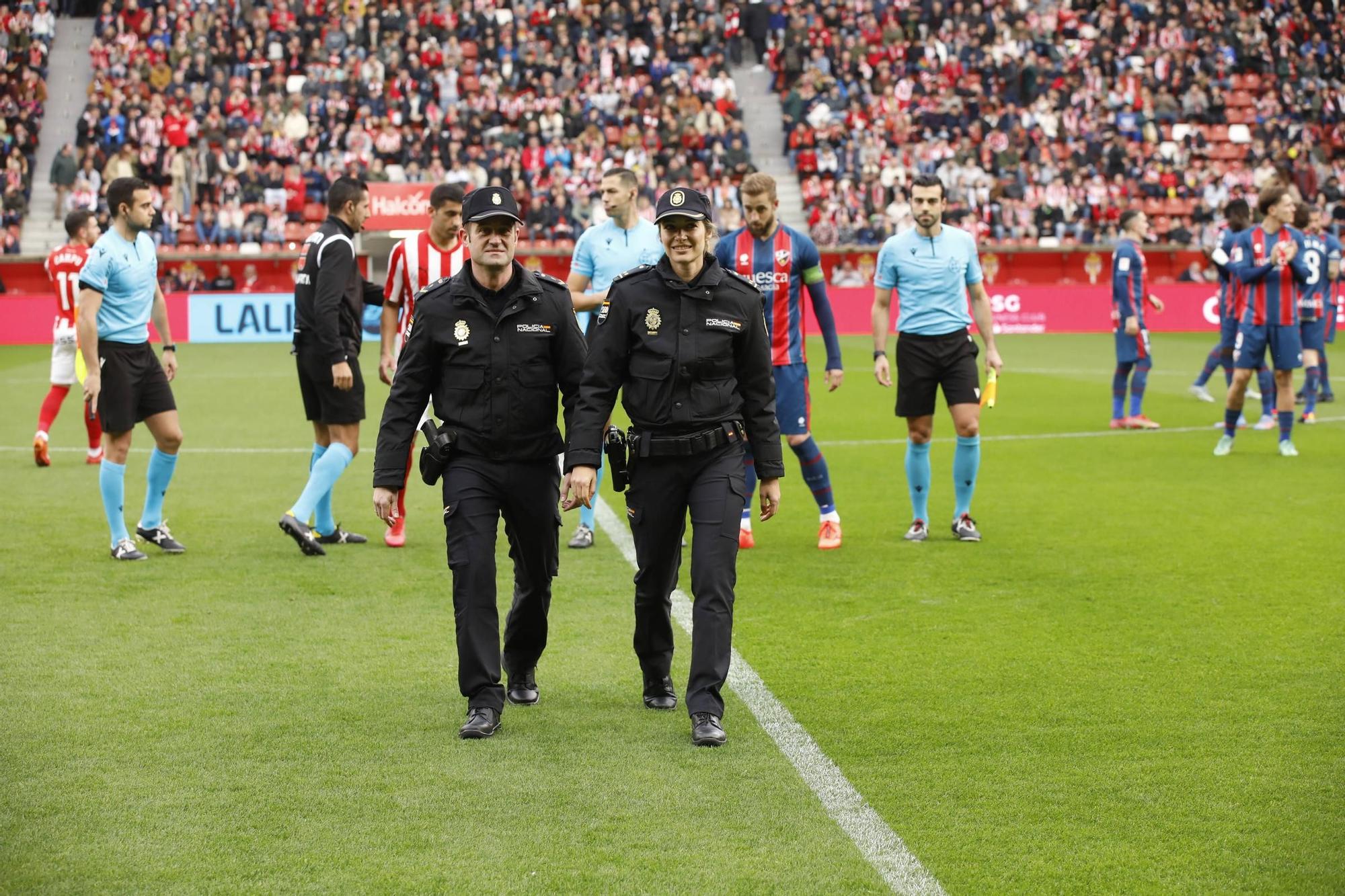 En imágenes: el encuentro entre el Sporting de Gijón y el Huesca