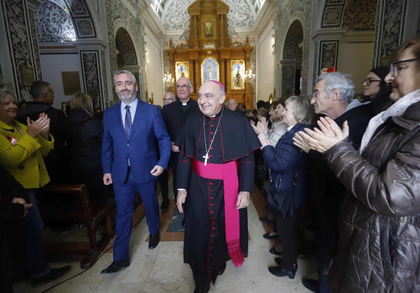 Las primeras imágenes de la entrada del nuevo Arzobispo de València a la diocésis