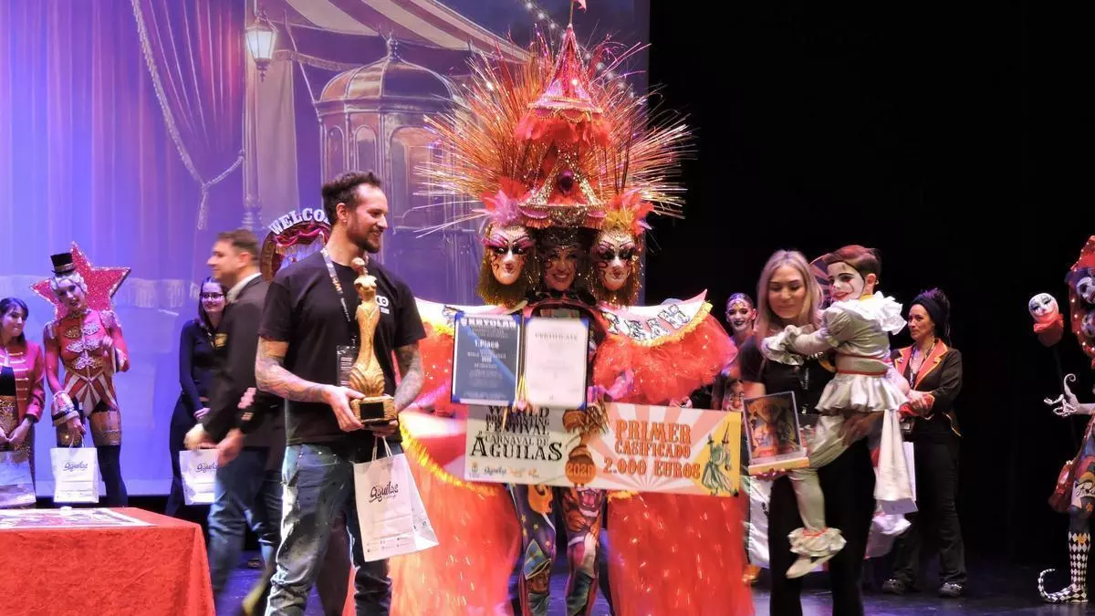 La fantasía de la aguileña Christel Vanden y el italiano Yuri Falzetti triunfan en el World Bodypainting Festival del Carnaval de Águilas