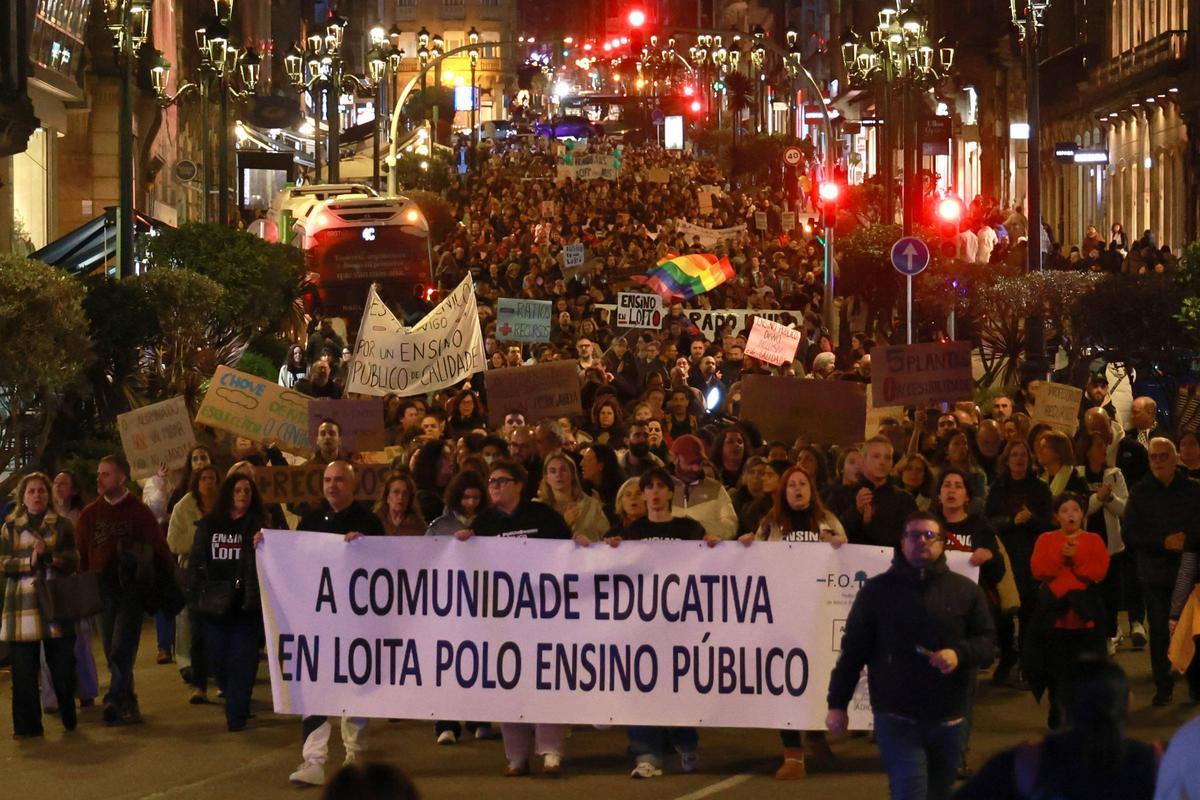 Miles de personas participaron en la última manifestación por la educación pública, hace menos de un mes