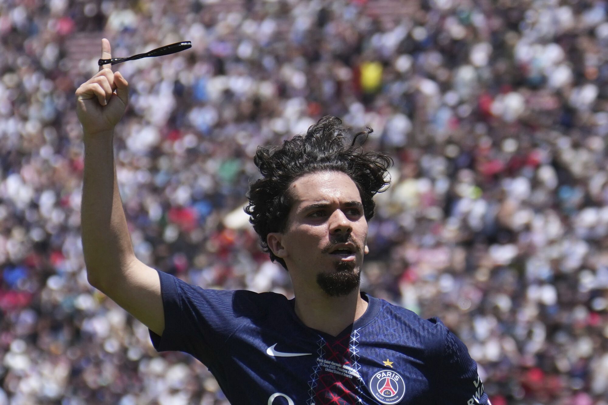 Paris Saint-Germain's Vitinha celebrates scoring his side's second goal during the Club World Cup group B soccer match between PSG and Atletico Madrid in Pasadena, Calif., Sunday, June 15, 2025. (AP Photo/Jae Hong) Associated Press/LaPresse. EDITORIAL USE ONLY/ONLY ITALY AND SPAIN