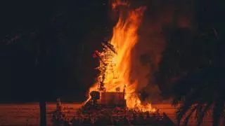 Badalona quema el 'Dimoni' de la "inflación" en las Festes de Maig
