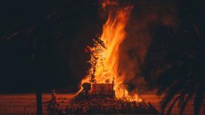 Quema del Dimoni en las Fiestas de Maig de Badalona