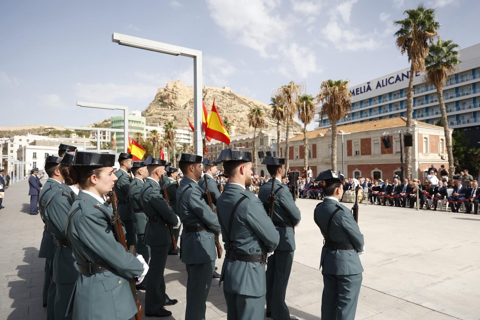 La Guardia Civil de Alicante celebra el día de la Virgen del Pilar en el Puerto de Alicante