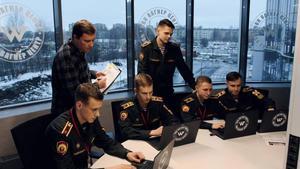 Estudiantes rusos, en un foro de tecnología militar de la información convocado por el grupo Wagner en diciembre de 2022.