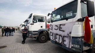 Huelga del transporte hoy: Los transportistas 'rebeldes' mantienen los paros