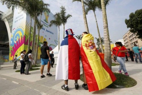 Aficionados de España y de Chile, en Maracaná