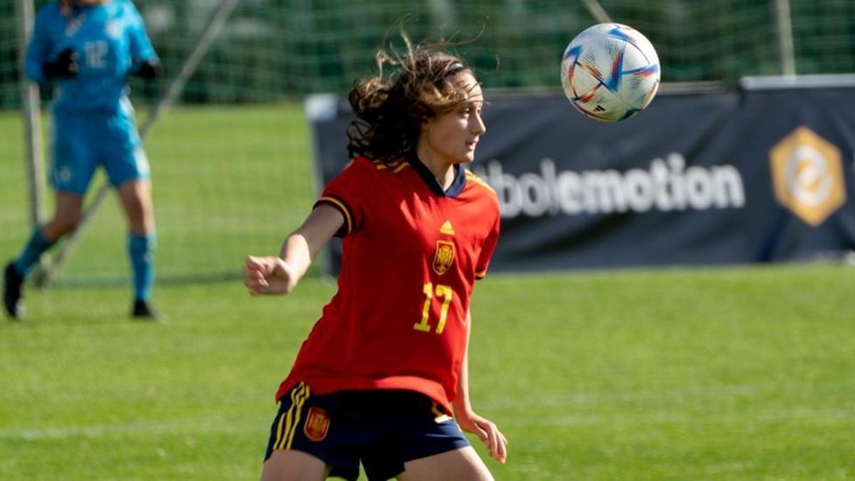 Alba Cerrato, en un partido con España sub 17.