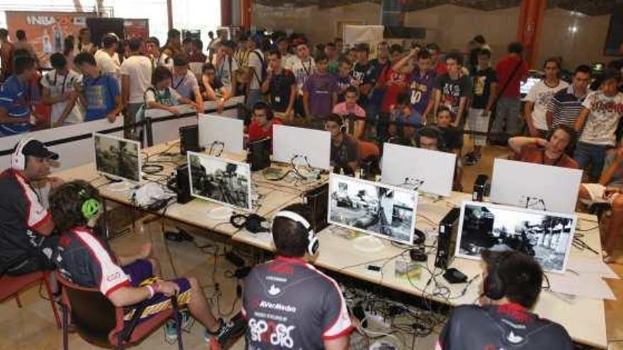 El primer Gamepolis en Málaga logró un gran éxito de participantes.