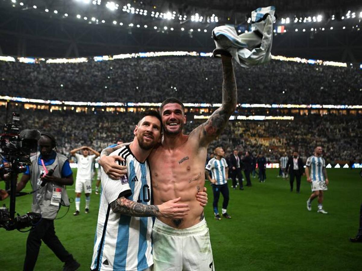 De Paul y Leo Messi, en el Mundial de 2022