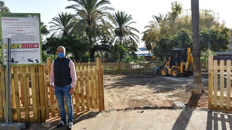 El concejal Antonio Carrasco visita las obras en el Parque del Sol.