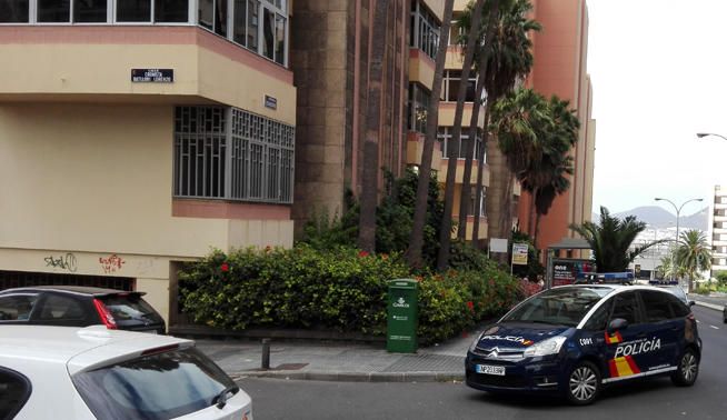 Fallece un menor tras precipitarse desde un edificio en Escaleritas