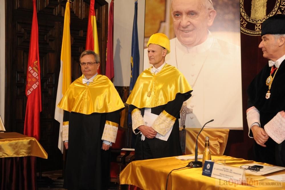 El fundador de la Organización Nacional de Trasplantes, Rafael Matesanz, es investido doctor Honoris Causa por la UCAM