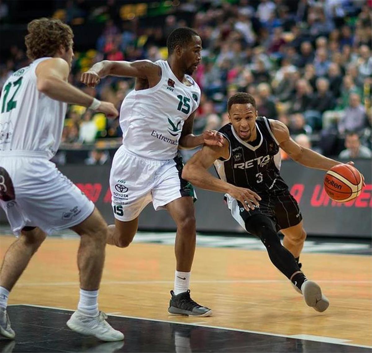 El Cáceres, pulverizado en Bilbao