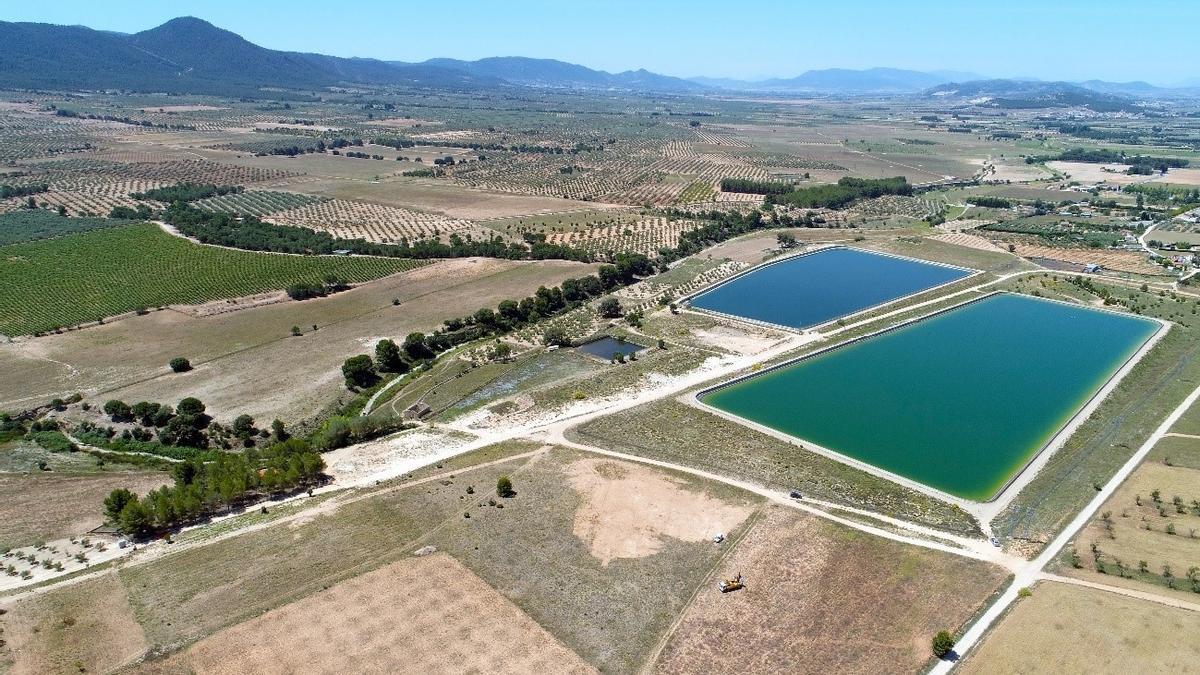 Embalses Salse I y Salse II junto al río Vinalopó a su paso por Beneixama.