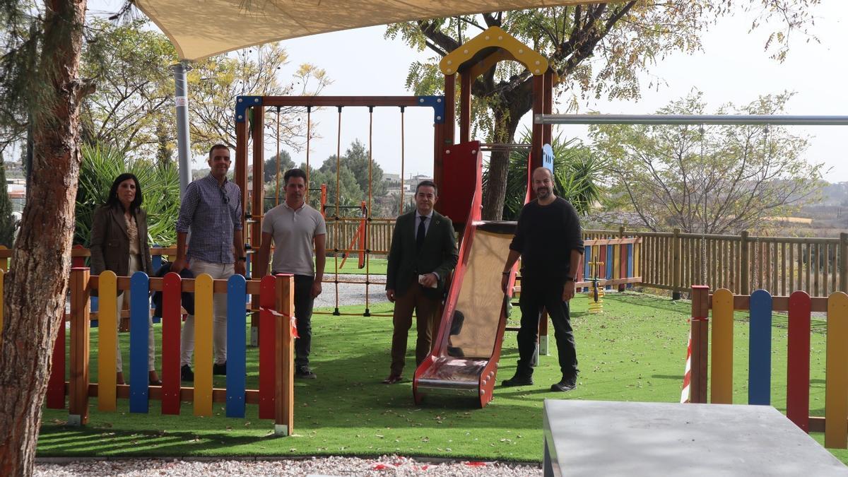 Parques infantiles en Murcia: los suelos de los parques infantiles