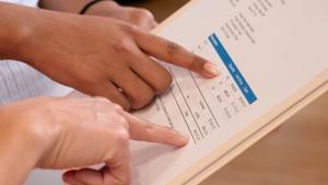 Nou mesures senzilles que poden adoptar les empreses per estalviar a la factura de la llum