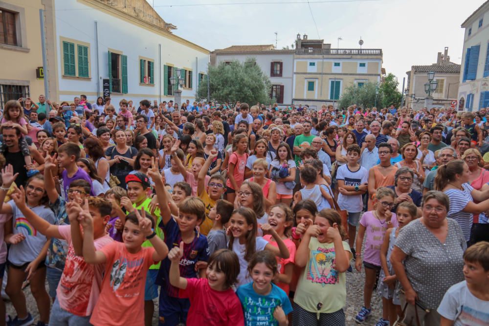 Artà homenajea al ciclista Enric Mas