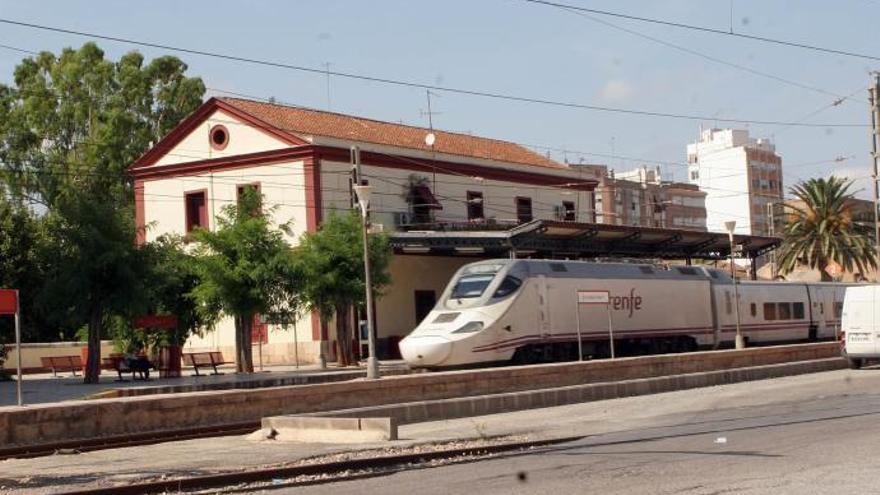 Investigan la muerte de un hombre arrollado por un tren en Vila-real