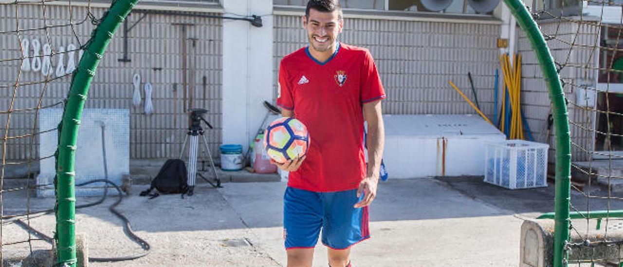 Javi Álamo, durante su presentación con Osasuna.