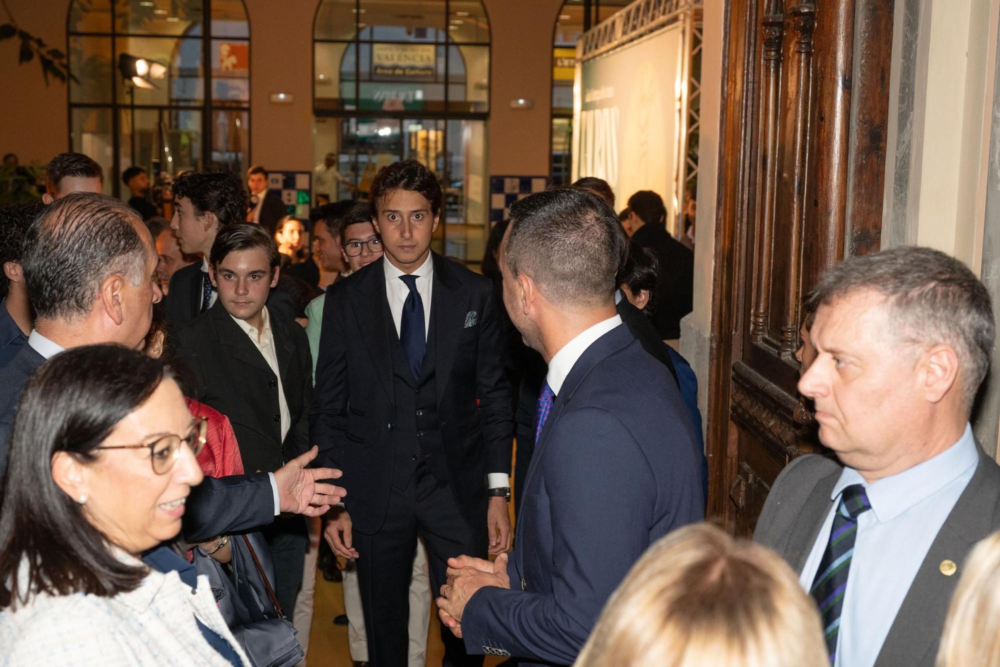 La gala de los premios taurinos de la Diputación de Valencia con Roca Rey, en imágenes