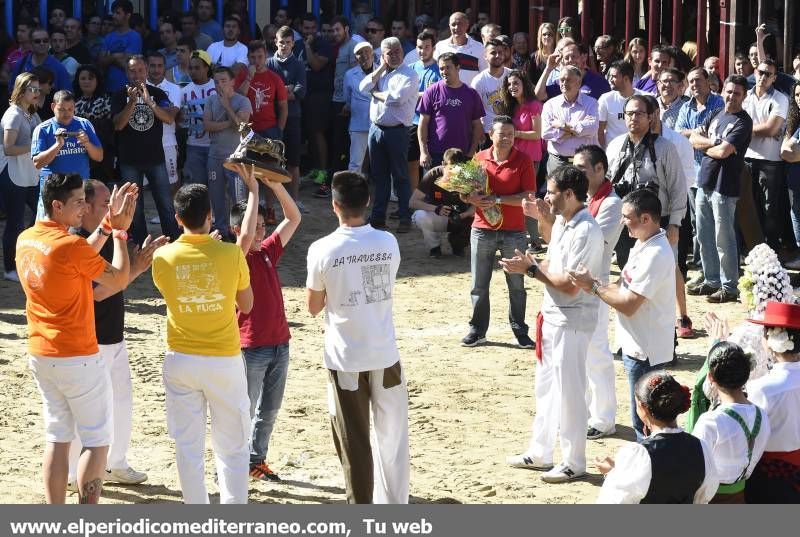 Galería de fotos -- Dos heridos por asta de toro en la penúltima jornada taurina