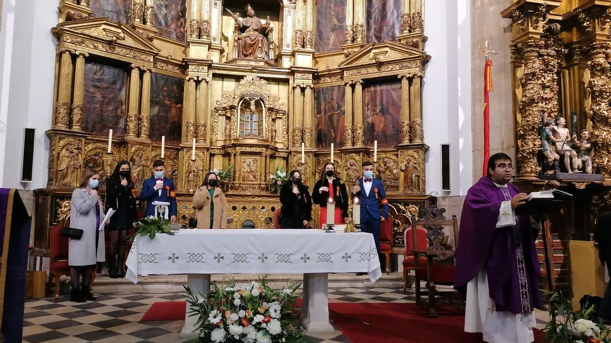 Carbajo oficia la misa de los quintos en la iglesia de San Julián