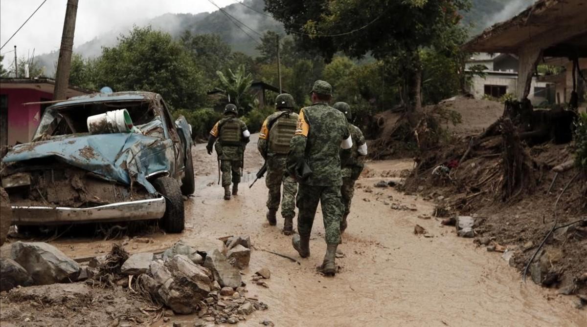 La tempesta tropical Earl causa 40 morts al seu pas per Mèxic La tempesta tropical Earl causa 40 morts al seu pas per Mèxic