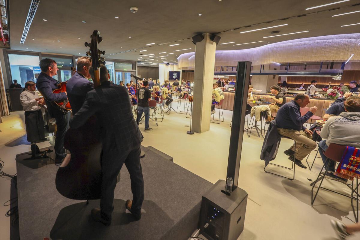 Música en directo en un palco VIP del Spotify Camp Nou