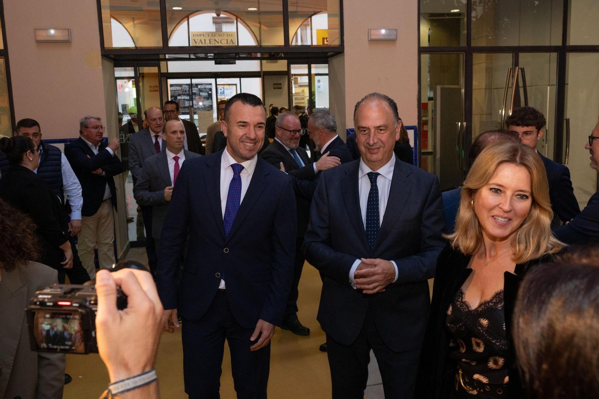 La gala de los premios taurinos de la Diputación de Valencia con Roca Rey, en imágenes