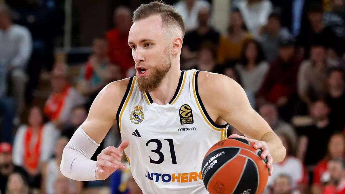 La dura realidad de Dzanan Musa en el Madrid: señalado y 'desconectado'
