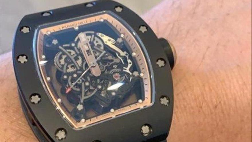 Dos franceses sufren el robo de un reloj de 200.000 euros en la Barceloneta