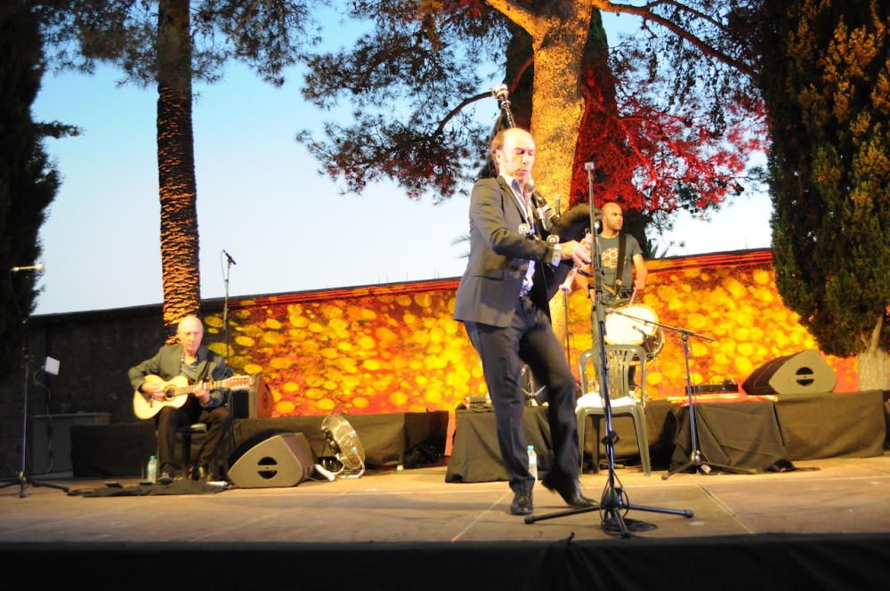 Carlos Núñez actúa con los Xeremiers de Sant Joan