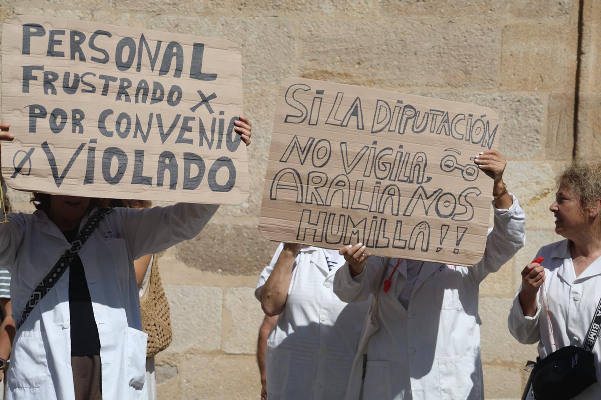 Trabajadoras de ayuda a domicilio de Zamora denuncian impagos de Aralia Trabajadoras de ayuda a domicilio de Zamora denuncian impagos de Aralia