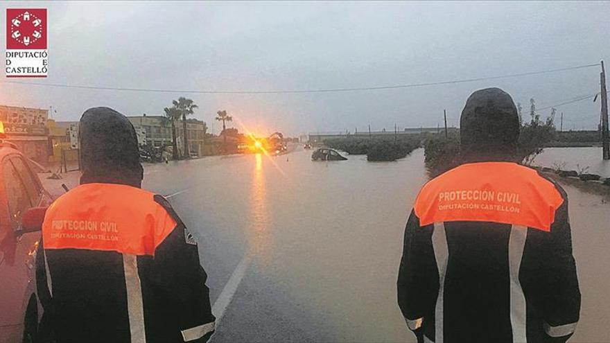 Rescatan a 72 personas de sus coches durante la tromba