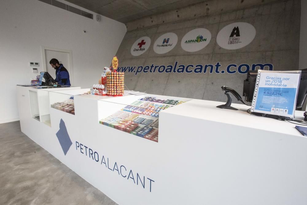 PetroAlacant suma cuatro estaciones de servicio en la provincia y un prolongado apoyo a asociaciones con su iniciativa «Gasolidarios»