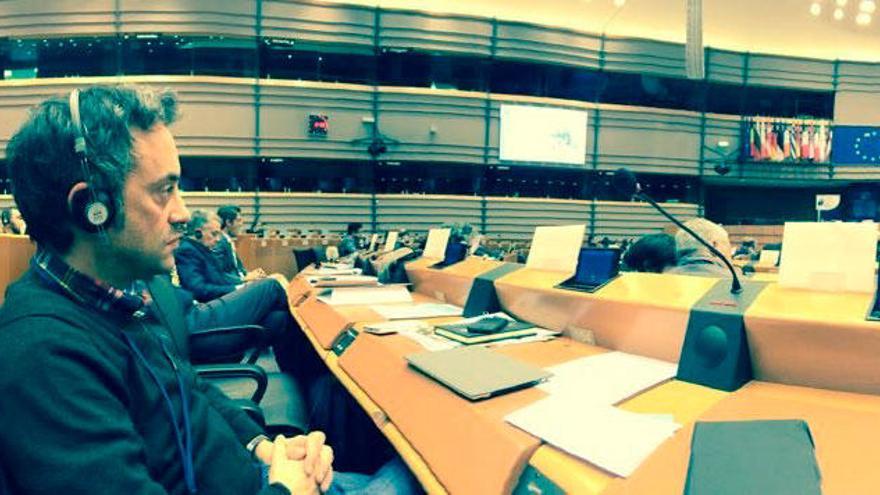 Xulio Ferreiro participa en una reunión en el Parlamento Europeo contra el cambio climático