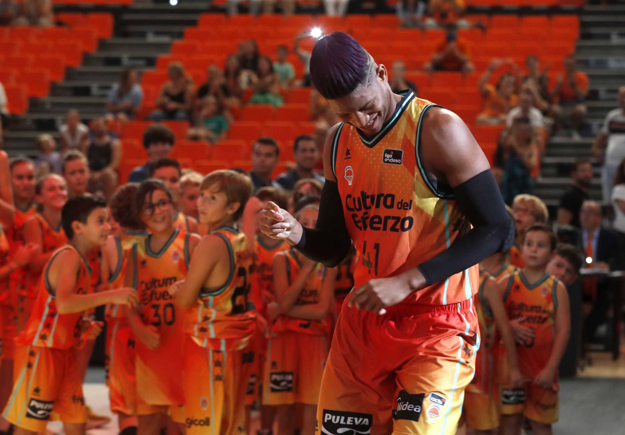 Presentación del Valencia Basket en La Fonteta