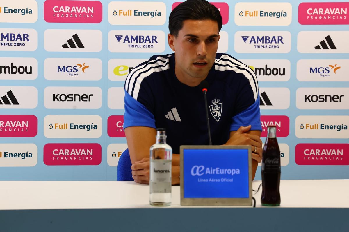 Edu Espiau, en rueda de prensa.