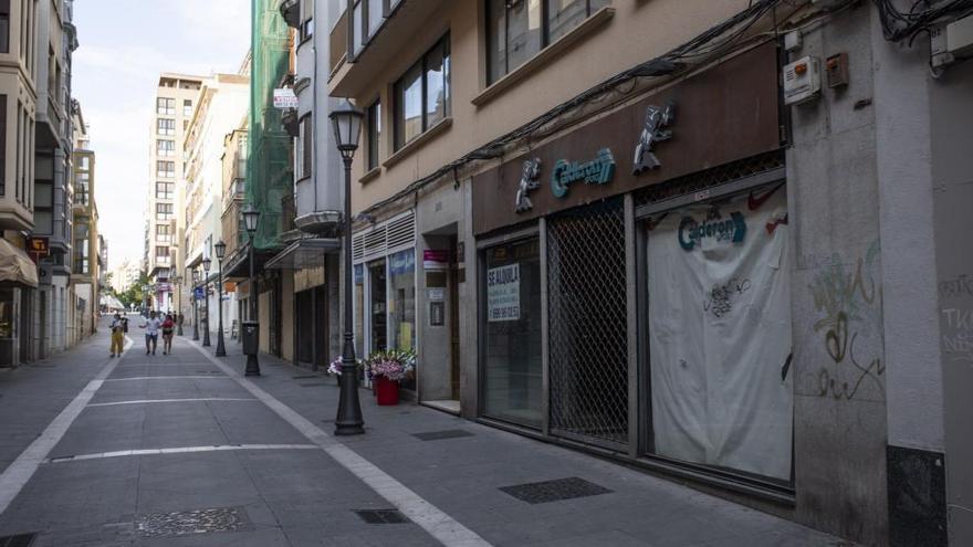 Un comercio cerrado en Zamora capital en una imagen de archivo.