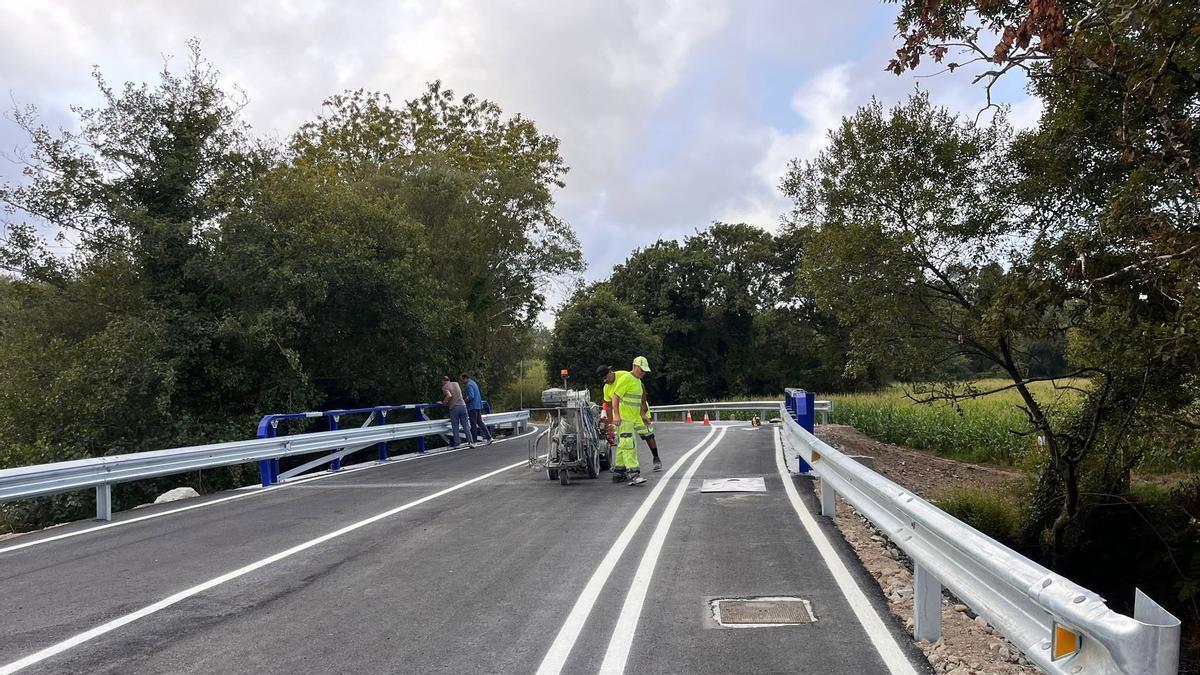 O Concello ampliou o ano pasado unha das vías que dará acceso a futuro parque.